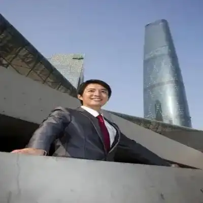 董伟